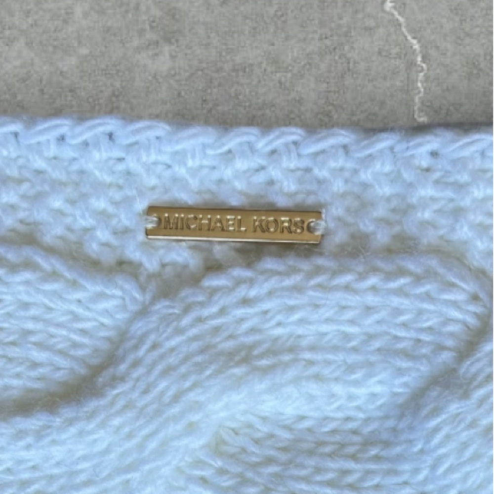 2 for $30 ✅ Michael Kors White Cable Knit Headband - Picture 7 of 15